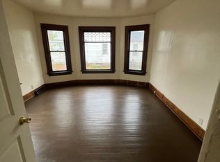 621 W 9th St, Waterloo, IA 50702