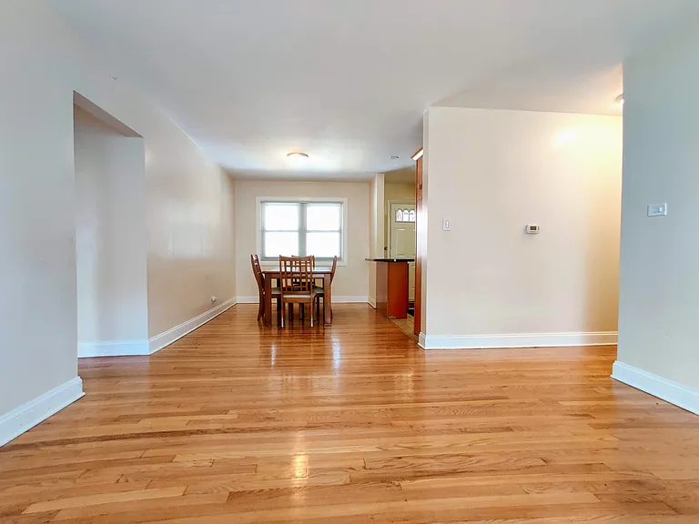 2435 W Balmoral Ave #1N — Photo 3