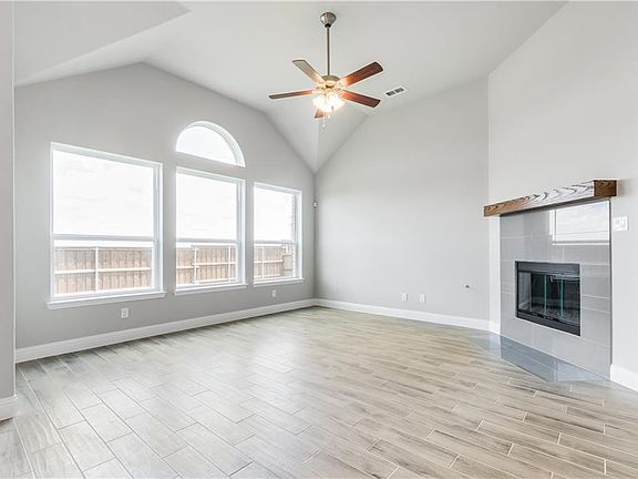 5th image of 2661 Shadow Glen Dr