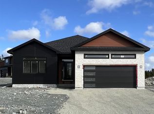 13 Reddley Place Conception Bay, South, NL A1W5M4