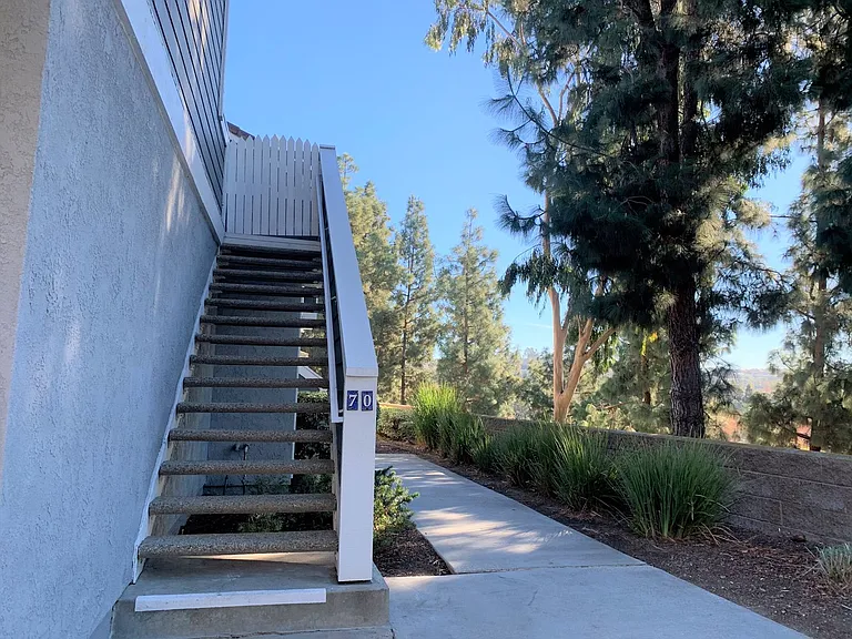 70 Coventry Ln — Photo 18