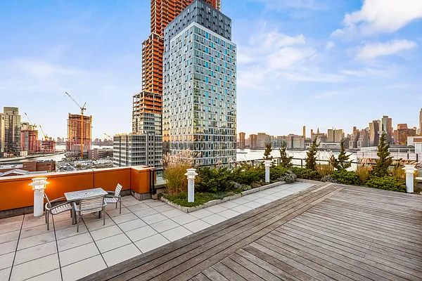 Sold by Douglas Elliman | media 27
