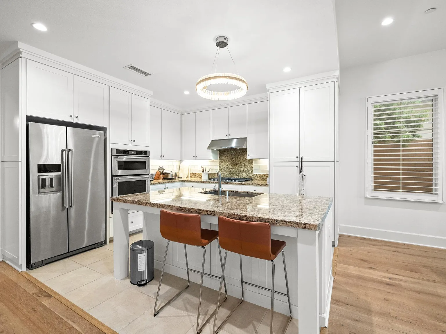 4 bed, 3.5 bath, 2406 sqft, $6,500 — Photo 3