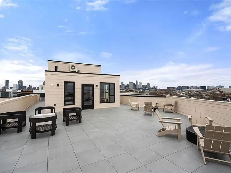 267 Old Colony Ave #406 — Photo 11