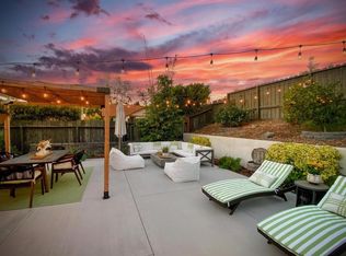 215 Village Run W, Encinitas, CA 92024