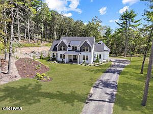 3rd image of 17 Matthews Dr