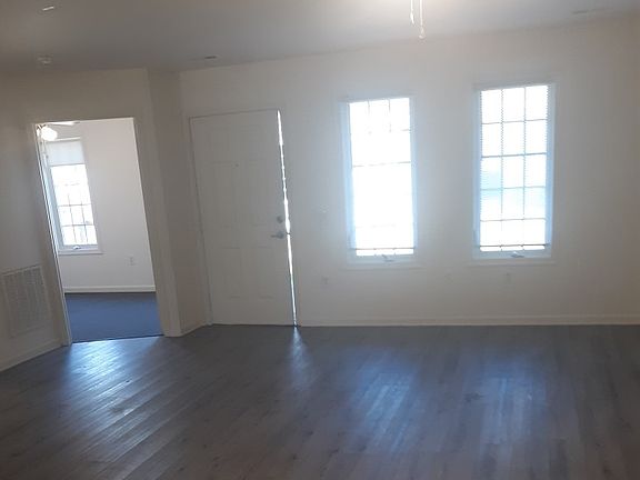 4th image of 100 Home Rd
