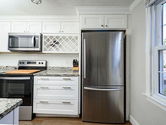 5th image of 848 Plain St #23