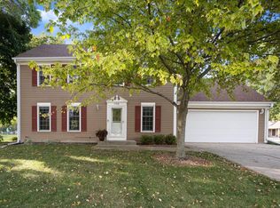 7728 W Imperial Dr, Franklin, WI 53132