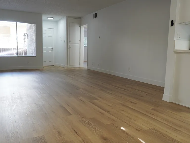 4331 Ventura Canyon Ave #5 — Photo 1