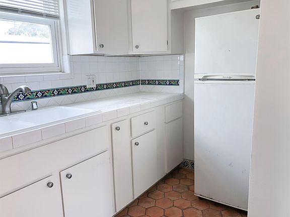 5th image of 474 E Sherman Ave #9