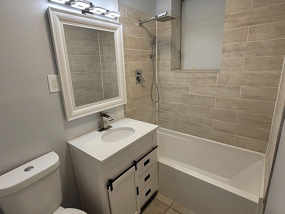 3rd image of 4101 W Grenshaw St #2