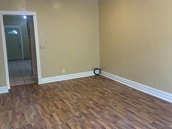 3rd image of 2951 N Wisner Ave #1
