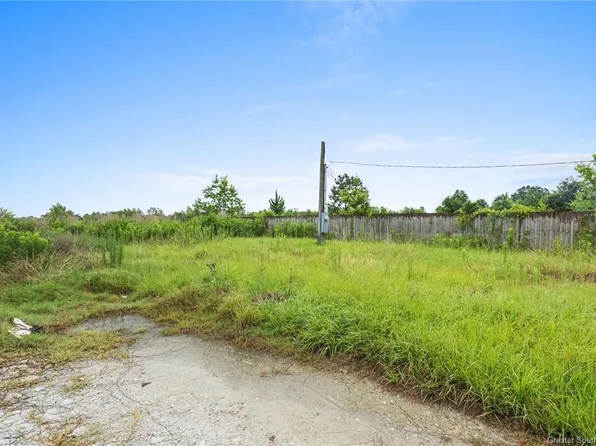 7309 Flounder Dr, Lake Charles, LA 70605