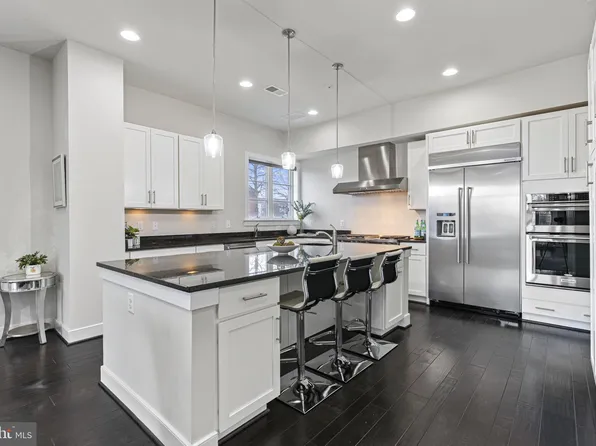 1918 Potomac Ave, Alexandria, VA 22301