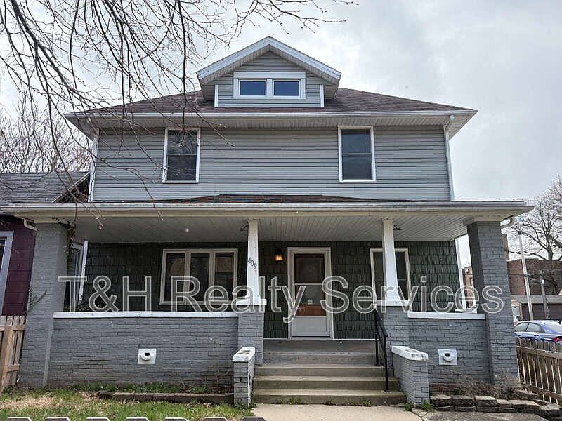1st image of 409 W Washington St Unit 1