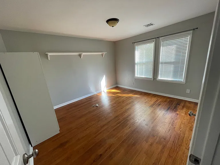 1341 S Keeler Ave — Photo 11