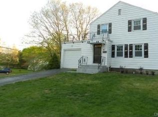 15 Lycett St, Bridgeport, CT 06606