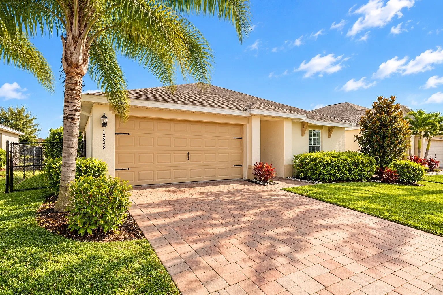 4 bed, 1499 sqft, $2,100 — Photo 3