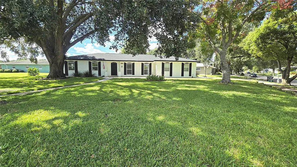 4 bed, 3.0 bath, 2135 sqft, $3,850 — Photo 1