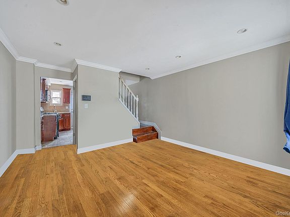 5th image of 15050 Foch Boulevard