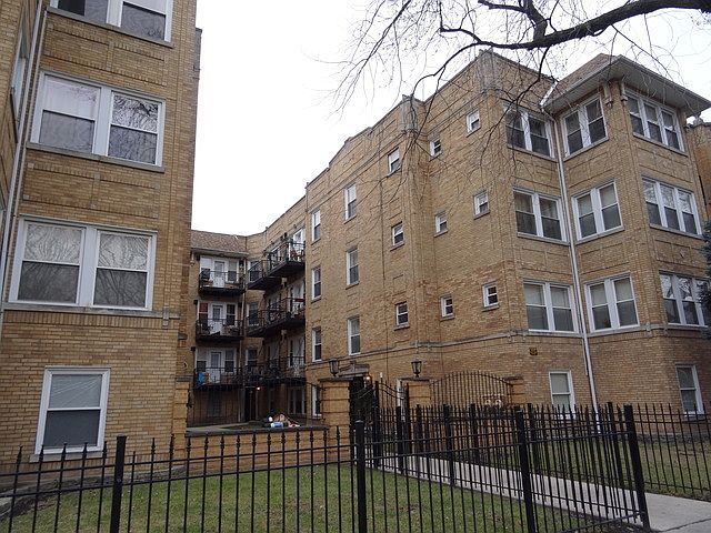 1st image of 4818 N Avers Ave APT 1W