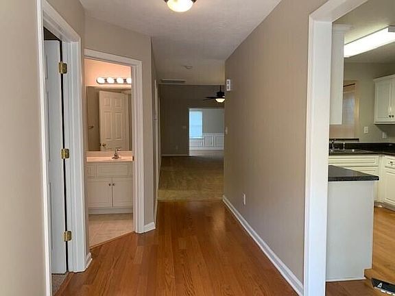 3rd image of 192 Kendallwood Ct