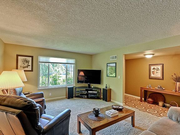 5th image of 6149 Valley Glen Dr