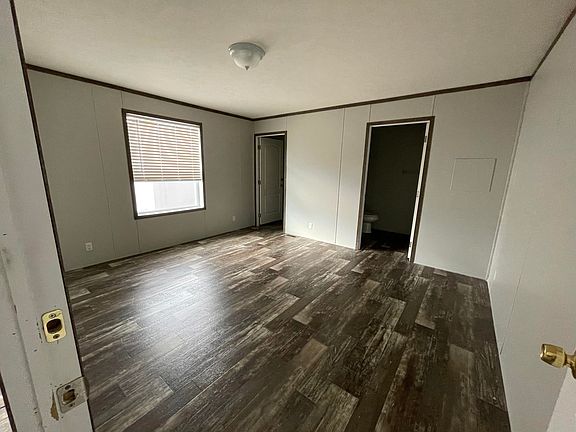 5th image of 20 Sparrow Hill Dr