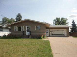 1015 19th Ave SW, Minot, ND 58701