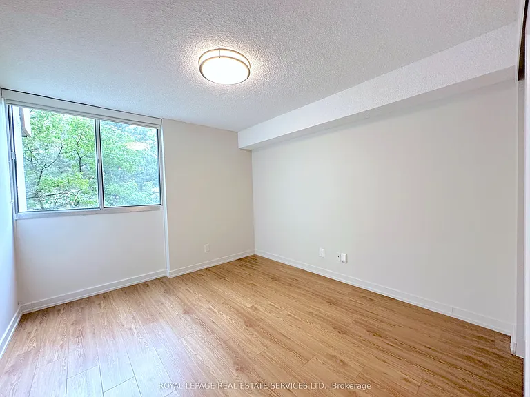 165 La Rose Ave #301 — Photo 12