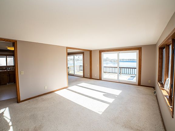 3rd image of 3008 Lakeview St