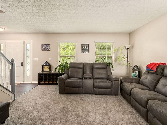 5th image of 4774 Founders Dr