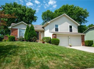 533 S Valley Rd, Olathe, KS 66061