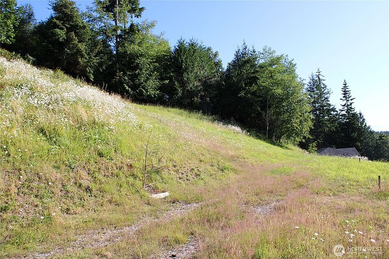 4th image of 1076 Malvern Hills Drive