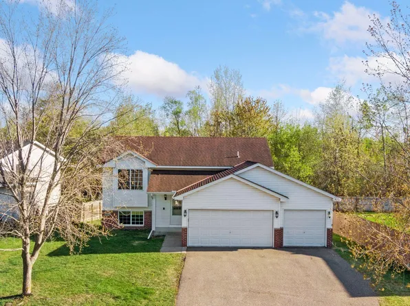 303 Arabian Ln SE, Isanti, MN 55040