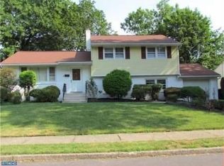 6 Lumar Rd, Lawrence, NJ 08648