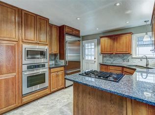 1731 NW 63rd St, Nichols Hills, OK 73116