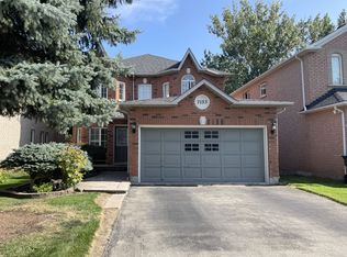 7153 Waldorf Way, Mississauga, ON L5N7R3