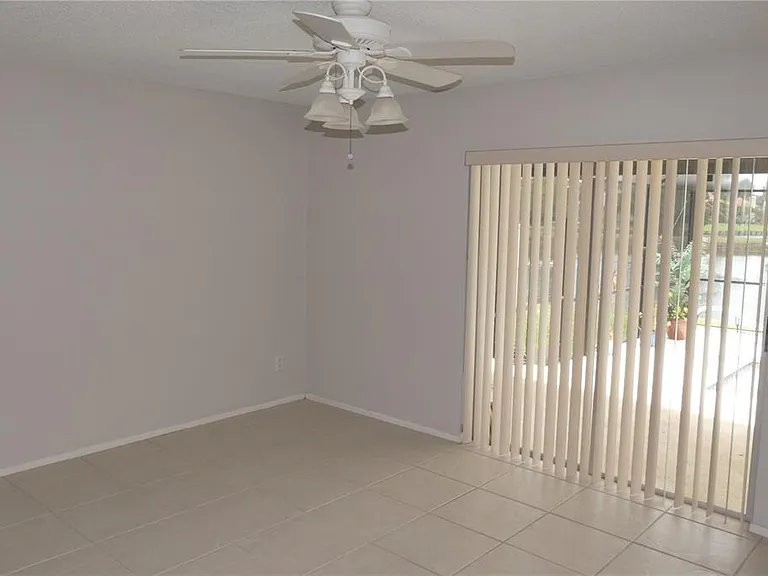 525 Moreno Cir NE — Photo 11