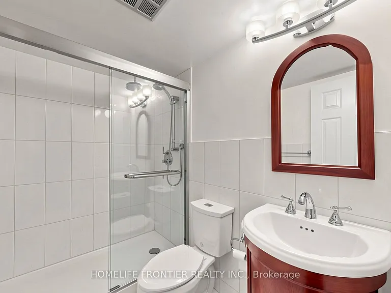 131 Beecroft Rd #203 — Photo 30