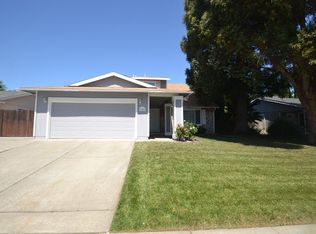 348 Brookdale Dr, Vacaville, CA 95687