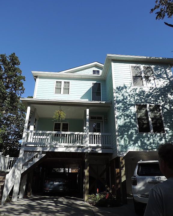 1st image of 110 SE 41st St