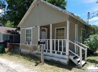 303 Lopez St, Seguin, TX 78155