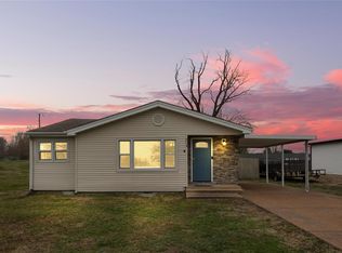 804 Lake Dr, Herculaneum, MO 63048