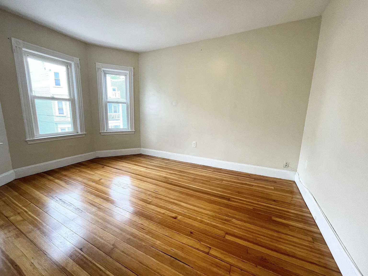 3 bed, $3,000 — Photo 3