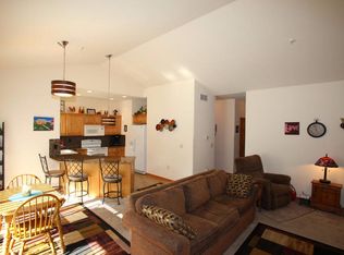 3950 S Arctic Ave, Saint Francis, WI 53235