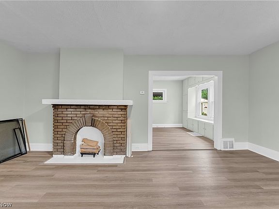4th image of 4415 E 139th St