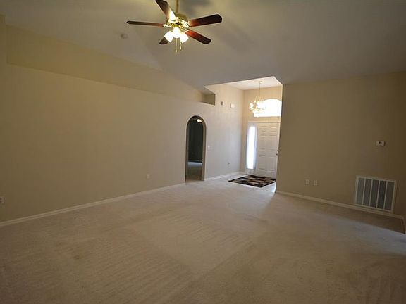 4th image of 152 Wheatfield Cir