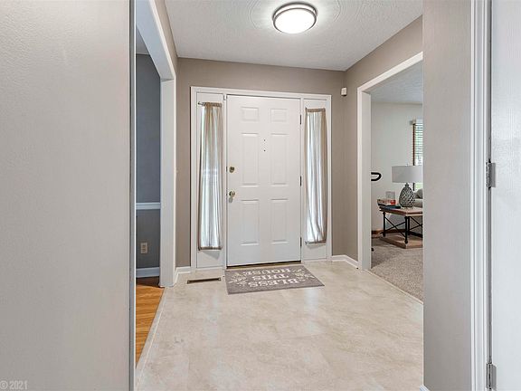 3rd image of 390 Wytheview Dr